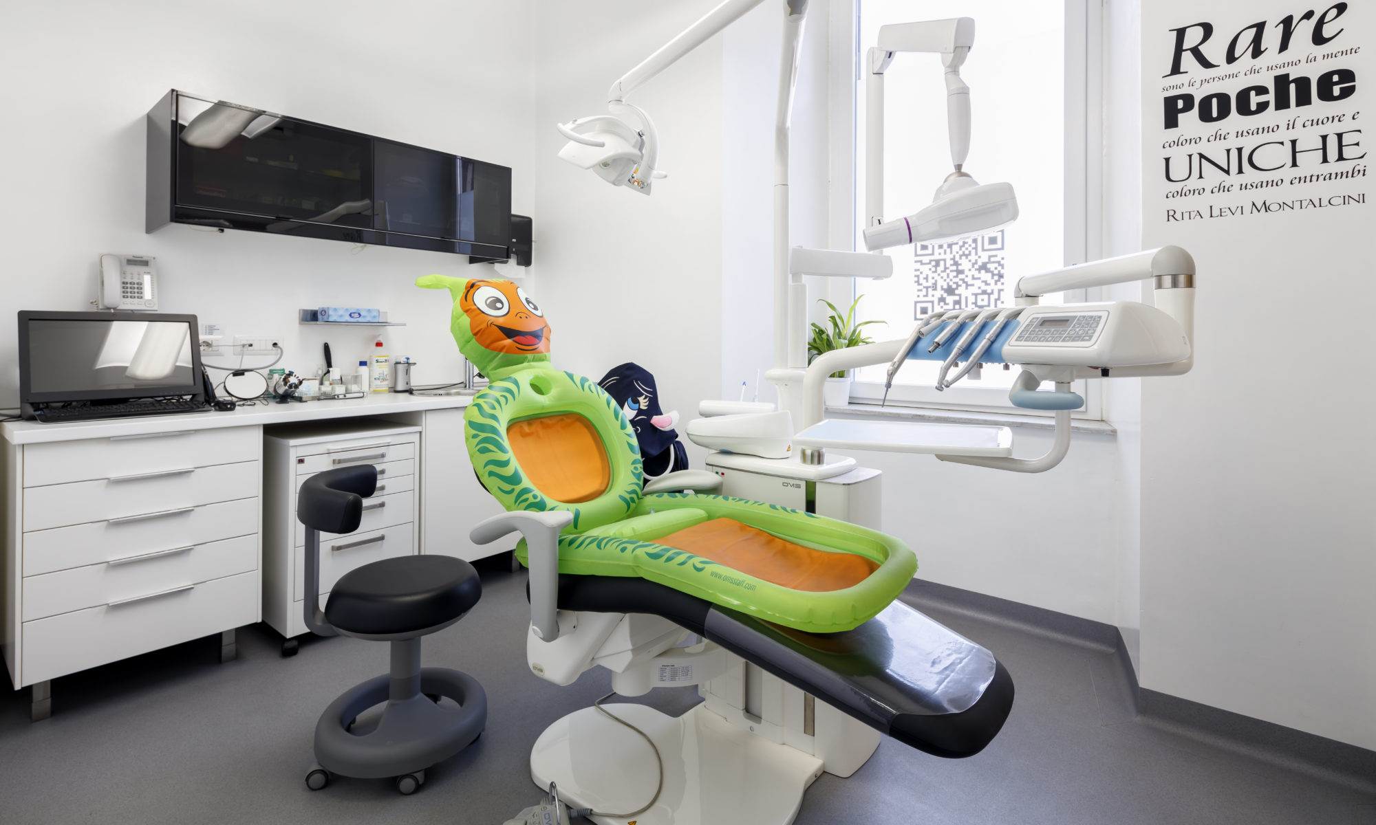 interno studio dentistico per bambini marano roma